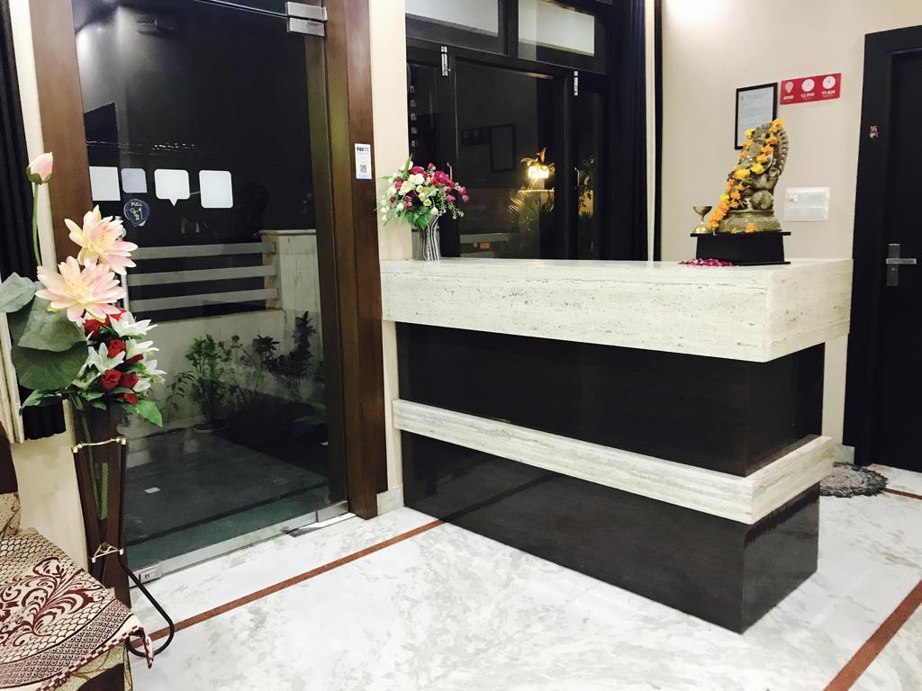 Готель Aaradhya Residency Агра Екстер'єр фото