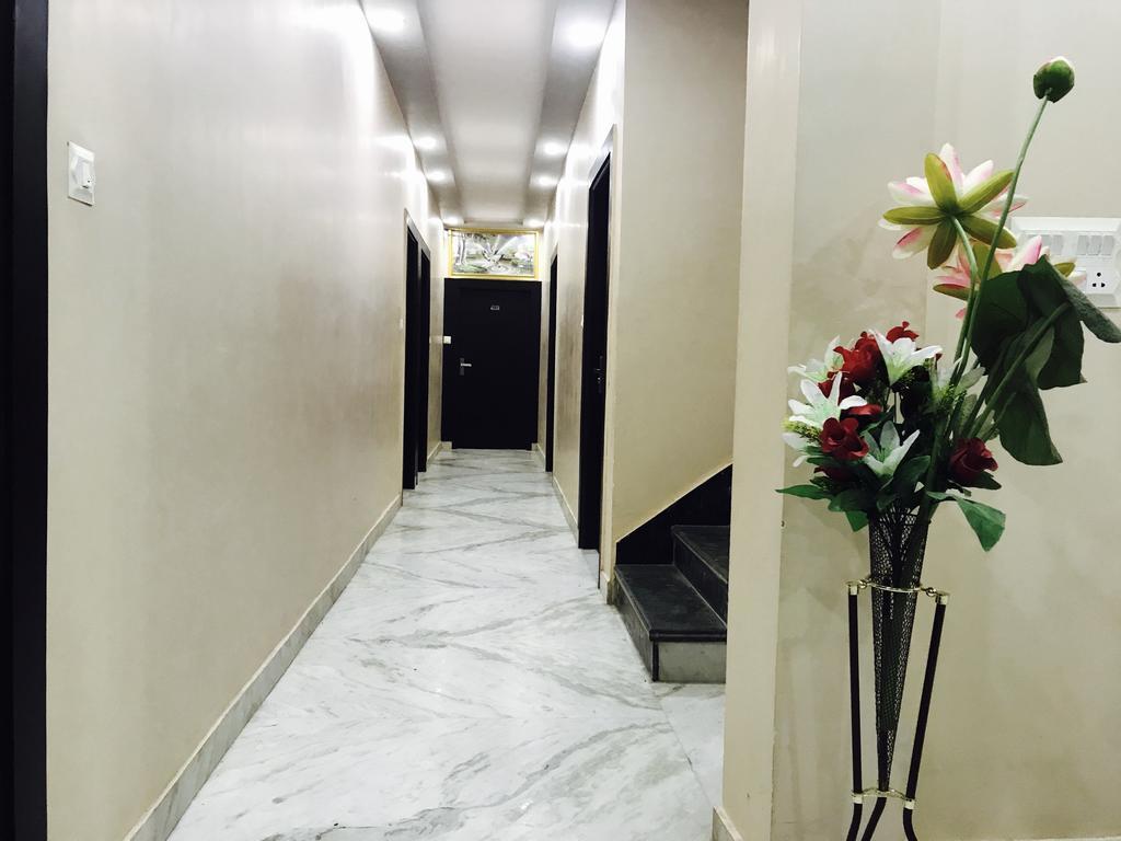 Готель Aaradhya Residency Агра Екстер'єр фото