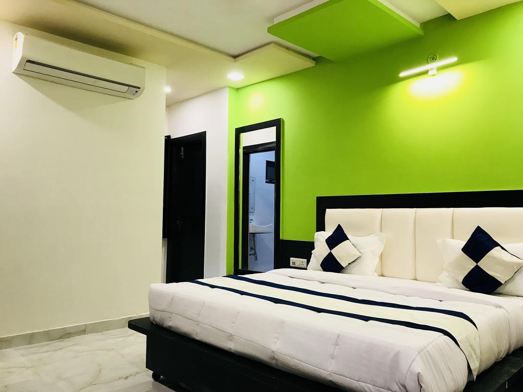 Готель Aaradhya Residency Агра Екстер'єр фото