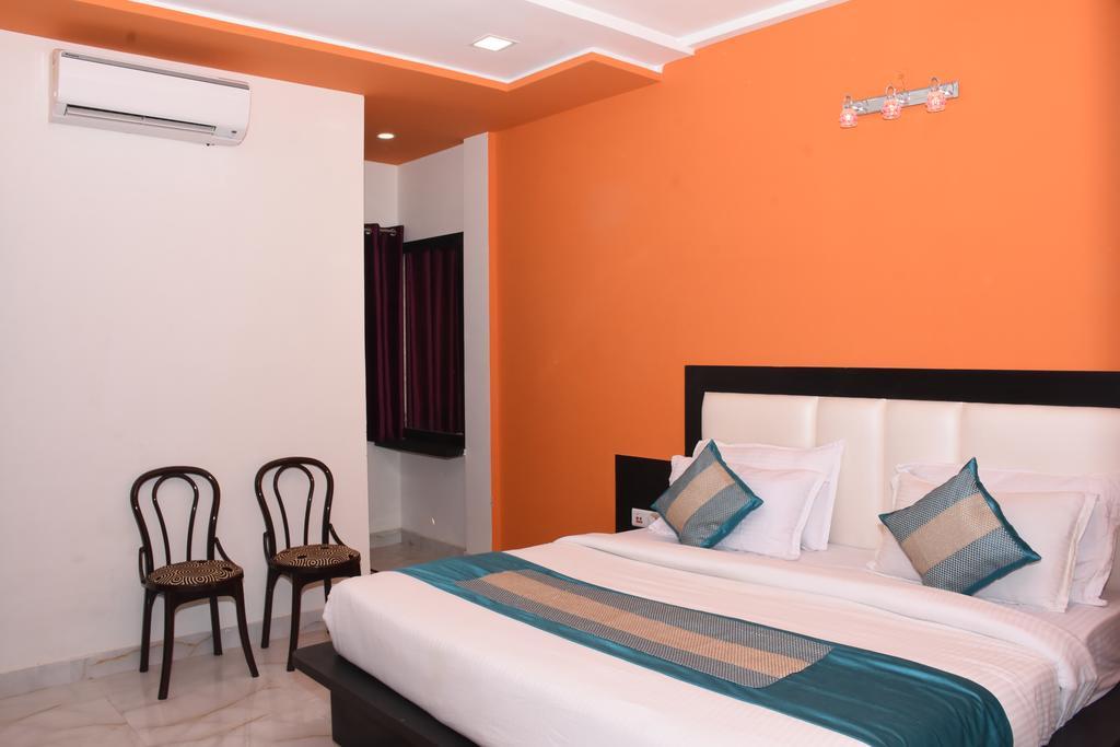 Готель Aaradhya Residency Агра Екстер'єр фото
