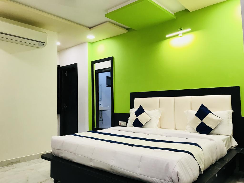 Готель Aaradhya Residency Агра Екстер'єр фото