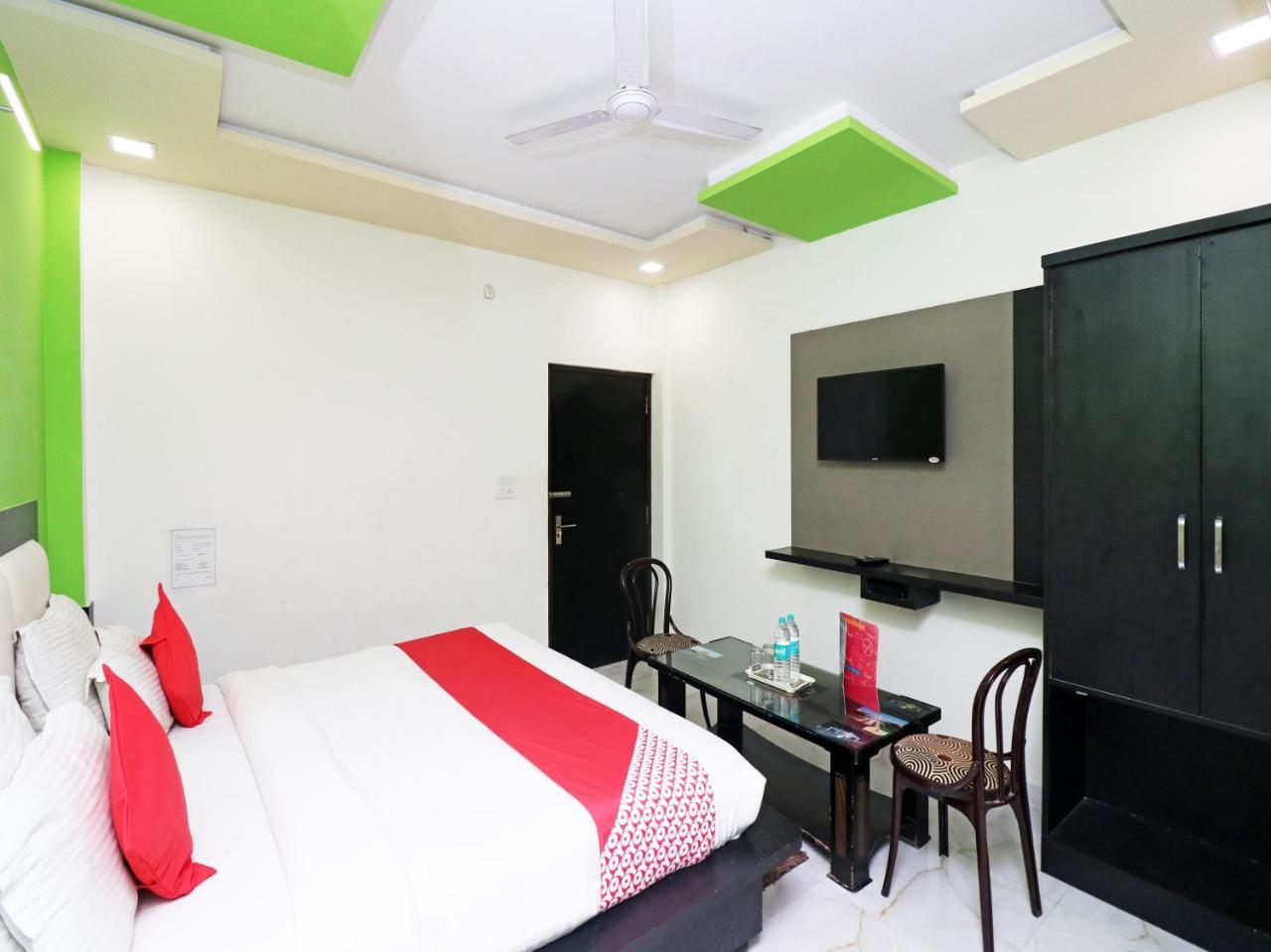 Готель Aaradhya Residency Агра Екстер'єр фото