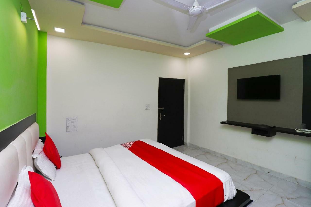 Готель Aaradhya Residency Агра Екстер'єр фото